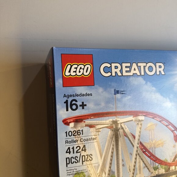 LEGO CREATOR: Roller Coaster (10261) - Picture 3 of 6